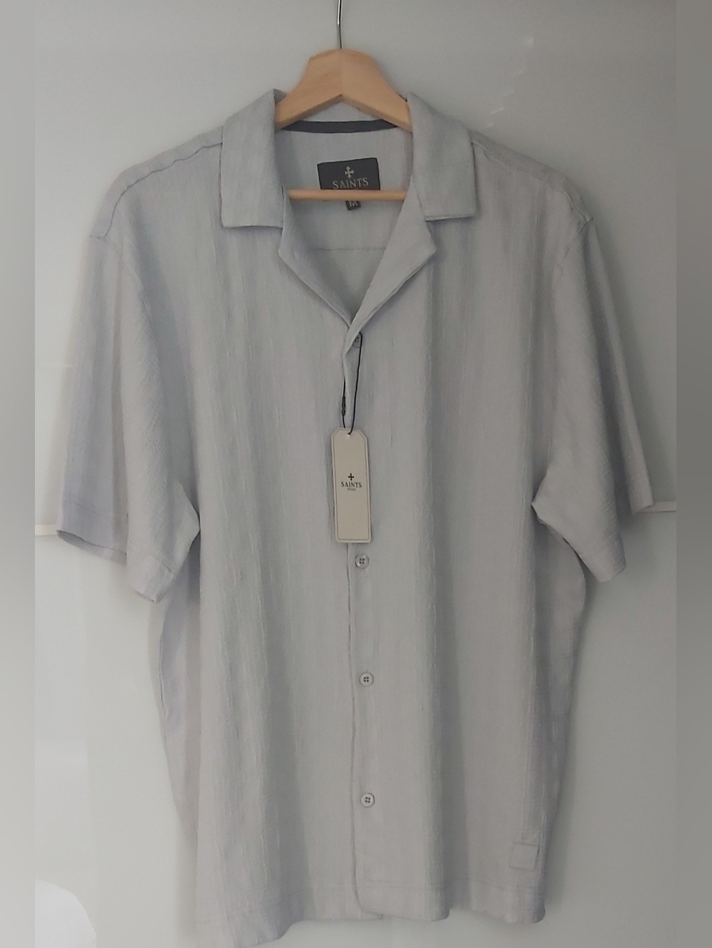 Saints  Studio NWT Dress Shirt Size M.